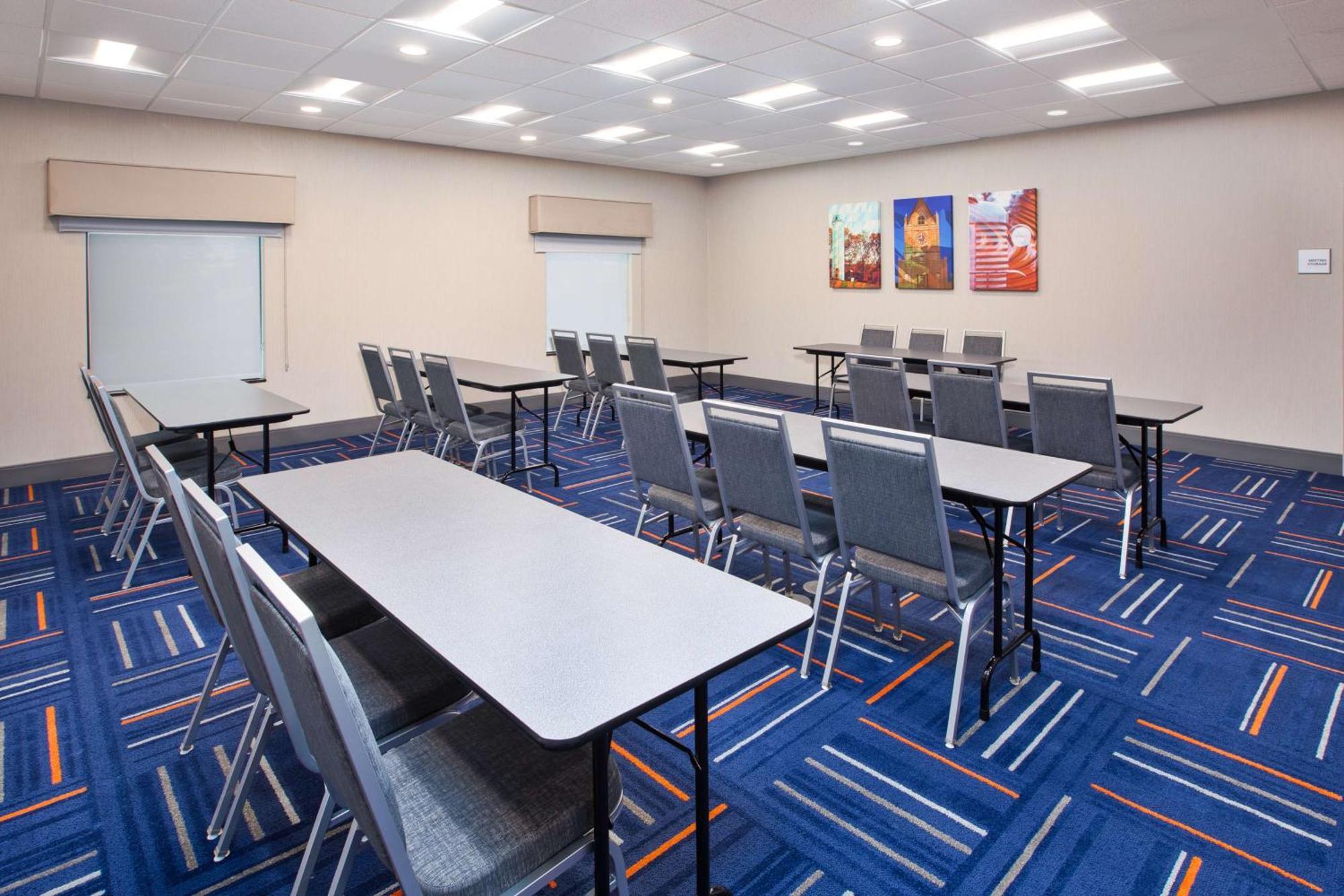Hampton Inn Clinton Екстериор снимка