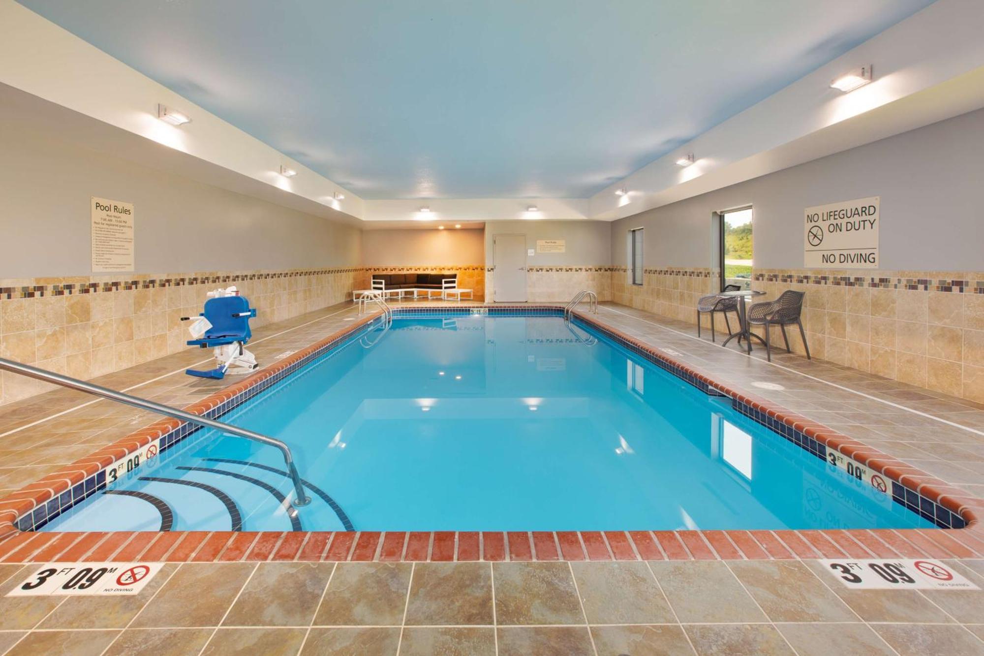 Hampton Inn Clinton Екстериор снимка