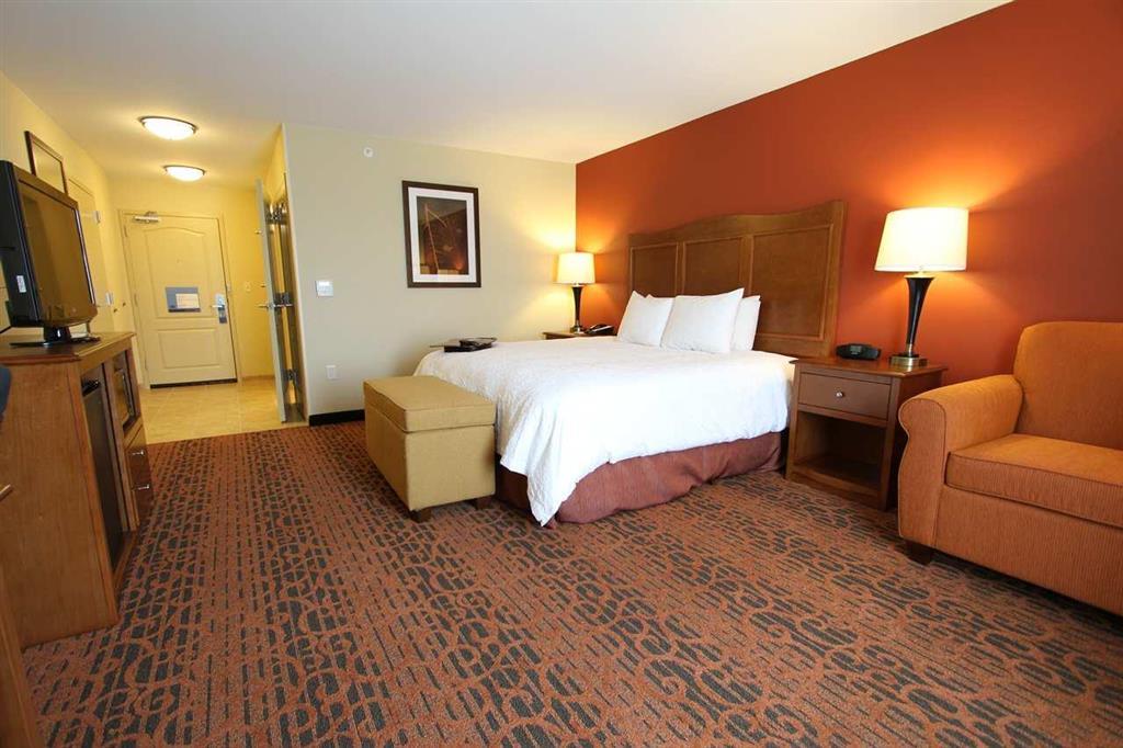 Hampton Inn Clinton Стая снимка